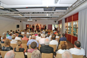 Talkrunde im neuen Saal (Foto: Axel Ollenschläger)